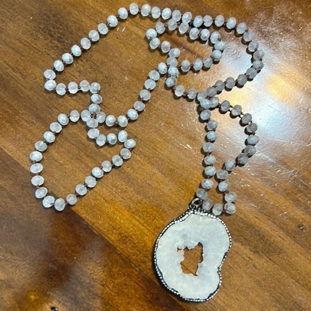 Druzy stone hand knitted necklace